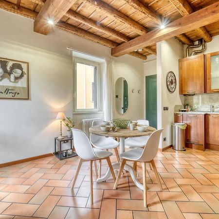 Casa Di Milo Διαμέρισμα Τσερνόμπιο Εξωτερικό φωτογραφία