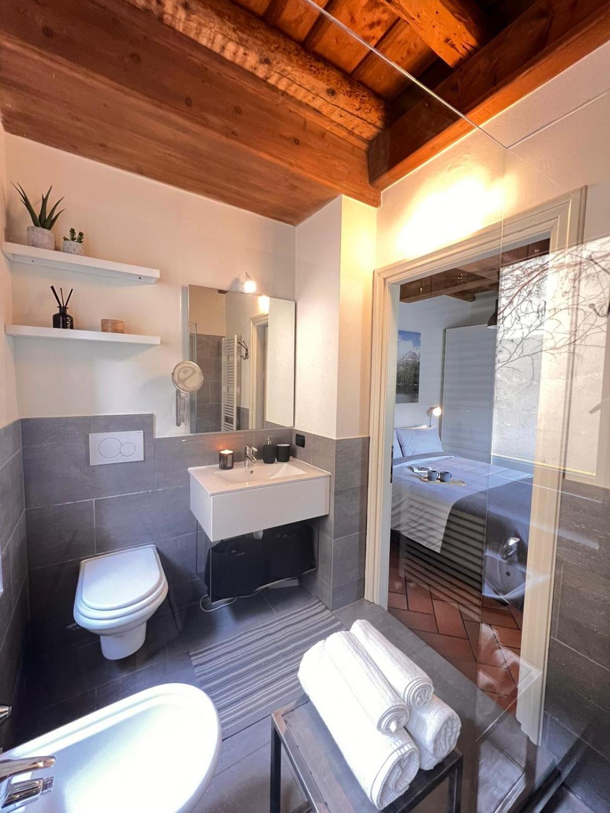 Casa Di Milo Διαμέρισμα Τσερνόμπιο Εξωτερικό φωτογραφία
