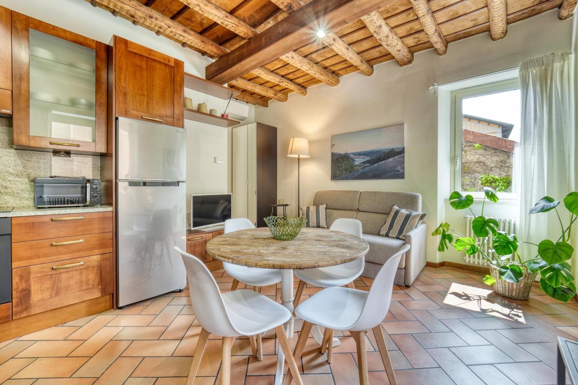 Casa Di Milo Διαμέρισμα Τσερνόμπιο Εξωτερικό φωτογραφία